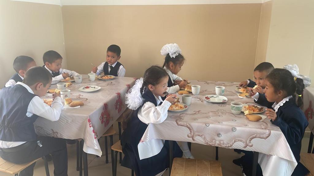 Мемлекет басшысы Қ. Тоқаевтың тапсырмасы бойынша биылғы 2023-2024 жаңа оқу жылына арналған, 1 - 4 сынып оқушылары ыстық тамақпен жоспарға сәйкес қамтылды